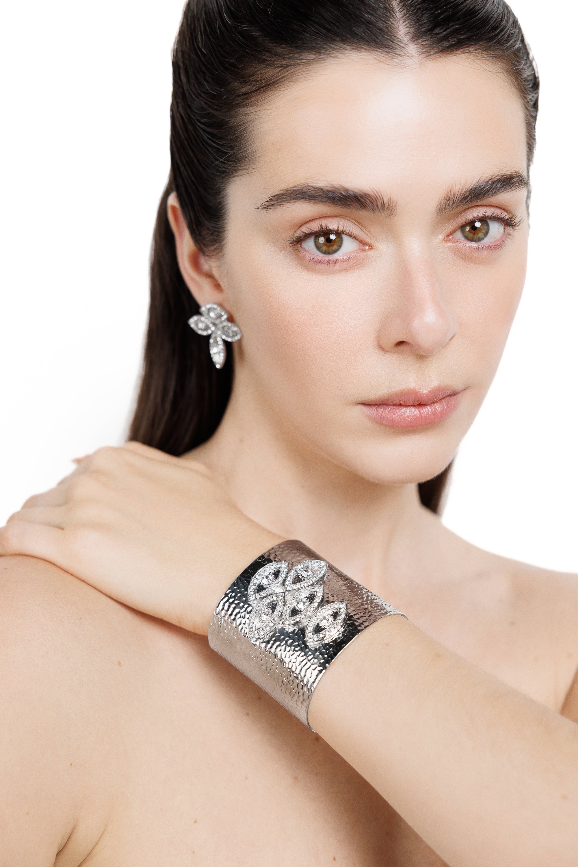THE STATEMENT CUFF