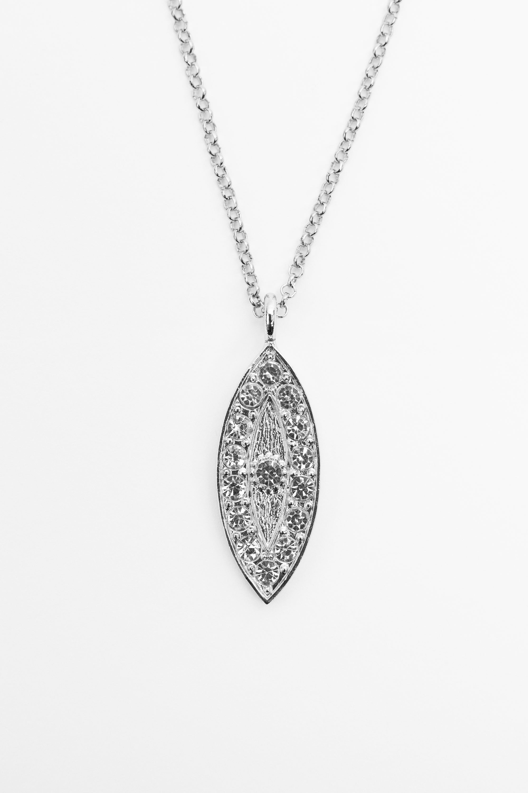 FIRST LOOK NECKLACE